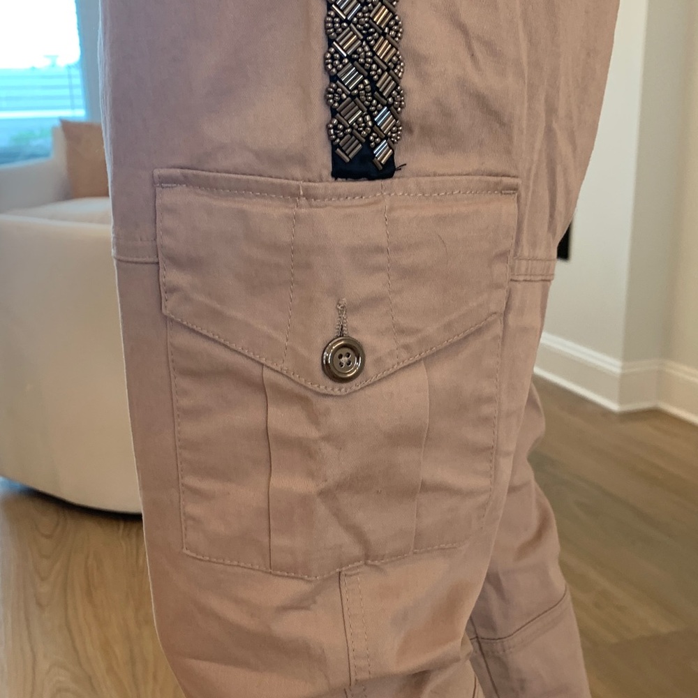 Cropped Cargo Linen Pants with beaded detail - Picture 4 of 10